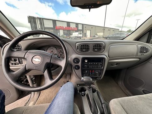 Used 2005 Chevrolet TrailBlazer EXT LS w/ LS Preferred Equipment Group image 6