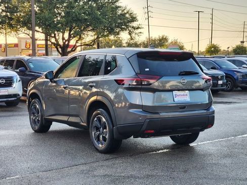 New 2026 Nissan Rogue SV image 4