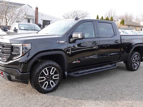 Used 2024 GMC Sierra 1500 AT4 w/ AT4 Premium Package image 1
