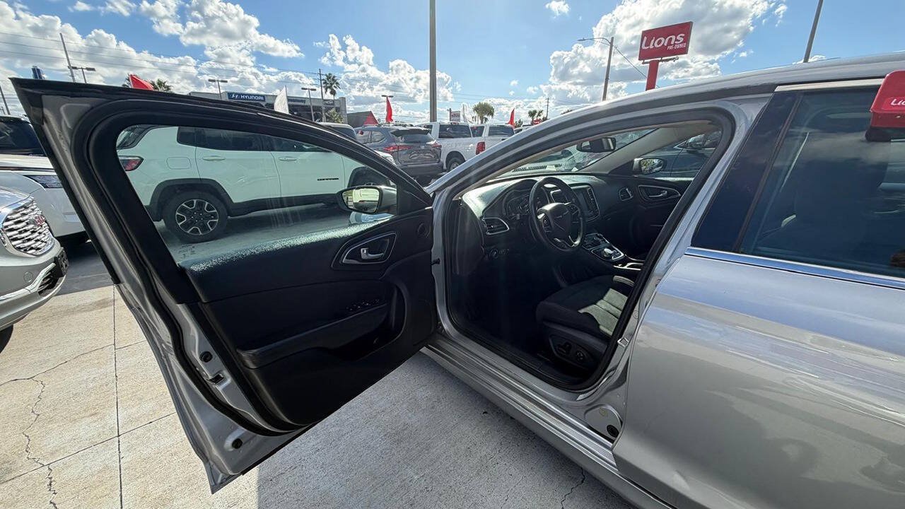 Used 2016 Chrysler 200 Limited w/ Anniversary Edition FWD image 10
