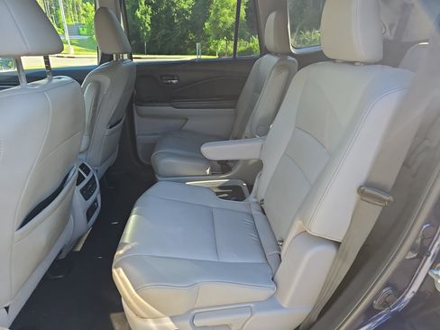 Used 2019 Honda Pilot Touring image 15