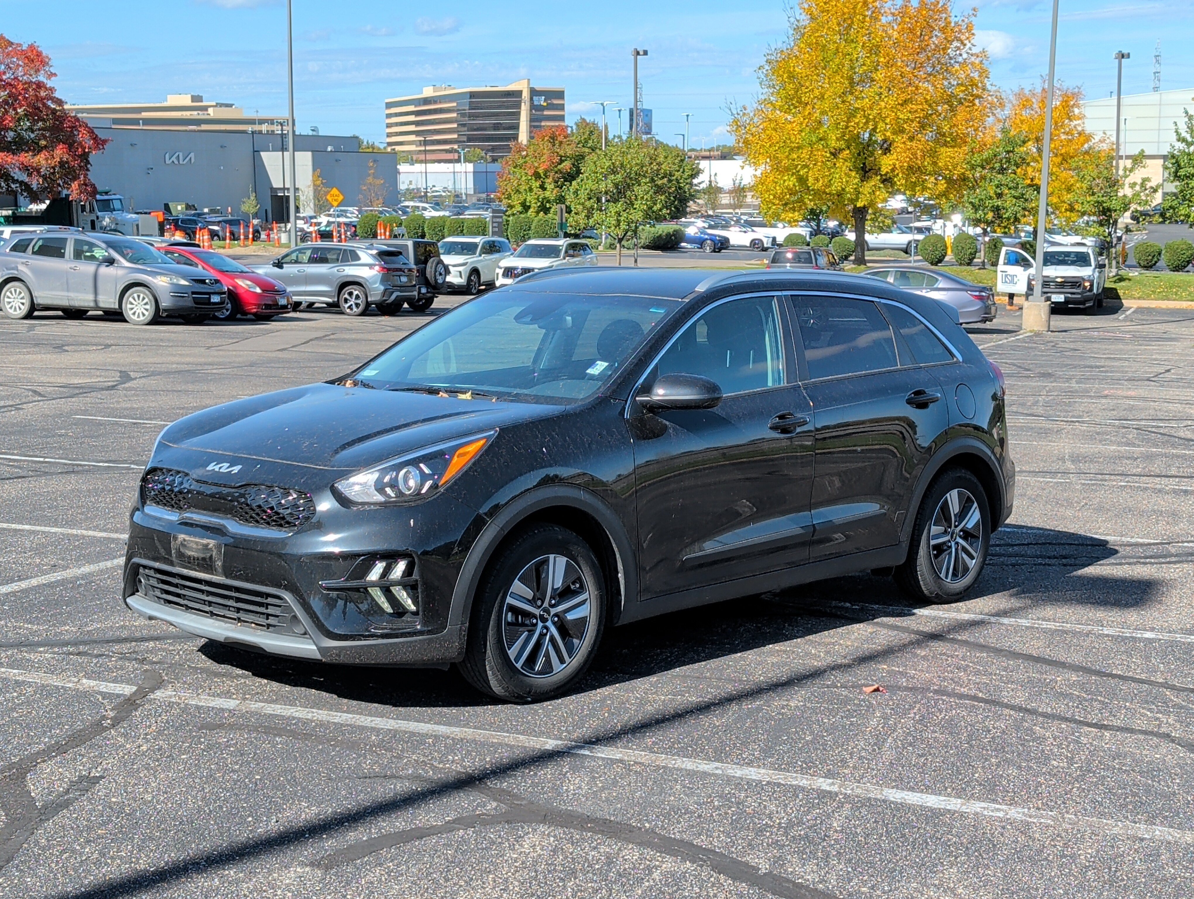Used 2022 Kia Niro LXS w/ Digital Cluster Package FWD image 2