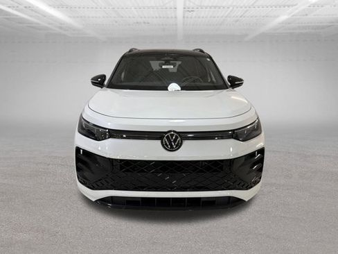 New 2026 Volkswagen Tiguan SE R-Line AWD/4WD image 2