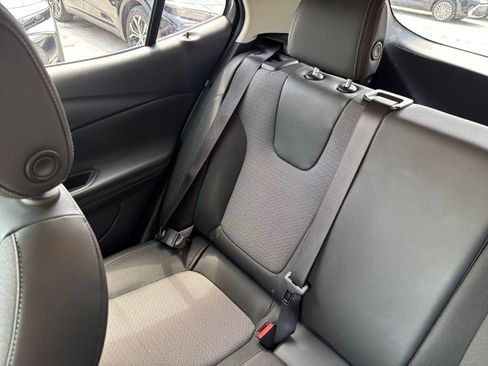 Used 2025 Buick Encore GX Preferred FWD image 40