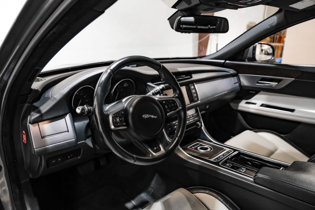 Used 2016 Jaguar XF R-Sport RWD image 3