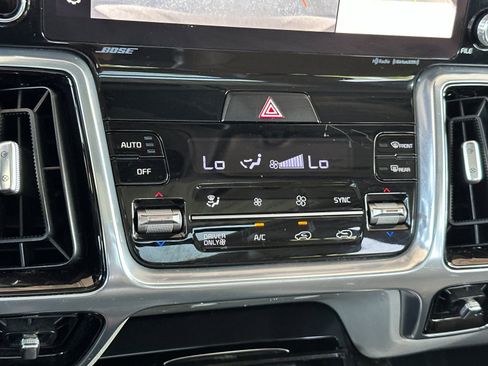 Certified 2023 Kia Sorento SX Prestige w/ Panoramic Sunroof Package AWD/4WD image 30