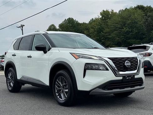 Used 2023 Nissan Rogue S AWD/4WD image 4