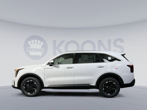 New 2026 Kia Sorento S image 2