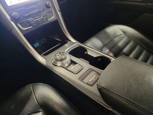 Used 2019 Ford Fusion SEL FWD image 26