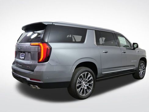 New 2026 GMC Yukon XL Denali w/ Sun & Power Step Package AWD/4WD image 2