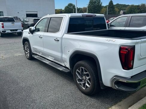 Used 2025 GMC Sierra 1500 SLT w/ SLT Premium Package AWD/4WD image 4