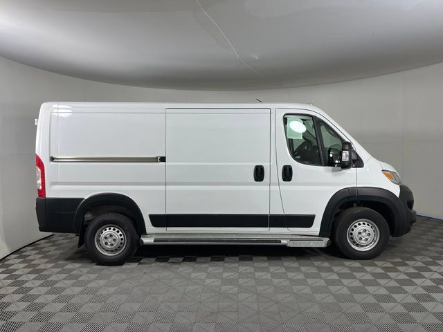 Used 2025 RAM ProMaster 2500 w/ U-Haul Equipment Group FWD image 8