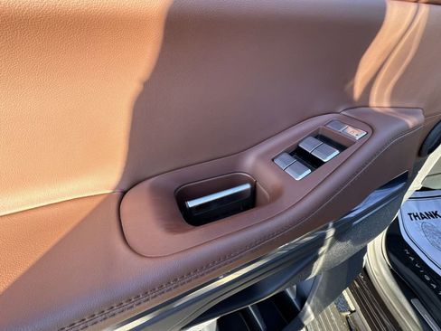 New 2025 Lincoln Navigator Reserve AWD/4WD image 13