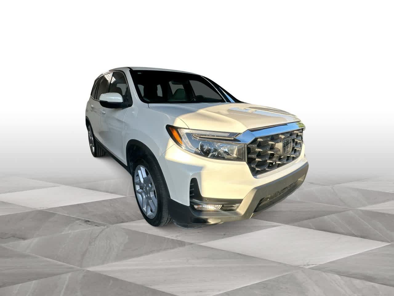 Used 2025 Honda Passport EX-L image 2