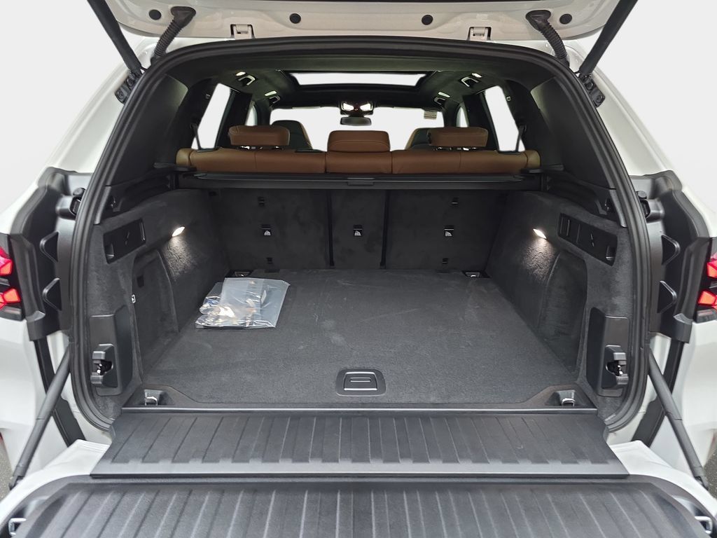 New 2026 BMW X5 M Competition w/ Executive Package AWD/4WD image 12