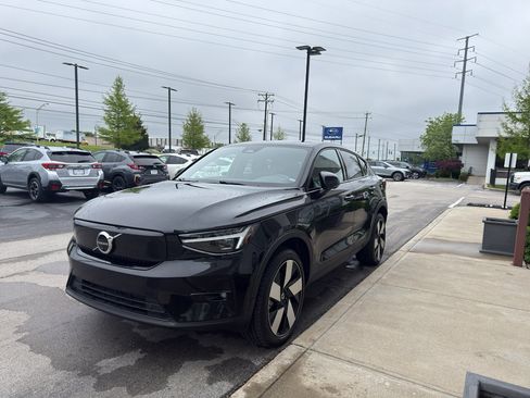 Used 2023 Volvo C40 P8 Recharge Ultimate w/ Protection Package Premier AWD/4WD image 7