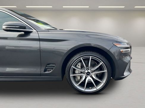 Used 2025 Genesis G70 2.5T image 25