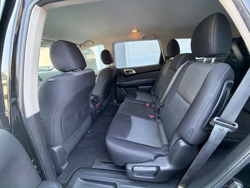 Used 2019 Nissan Pathfinder SV AWD/4WD image 22