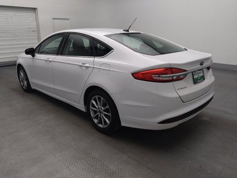 Used 2017 Ford Fusion SE w/ Fusion SE Technology Package image 5