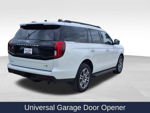 Used 2025 Ford Expedition Active AWD/4WD image 9
