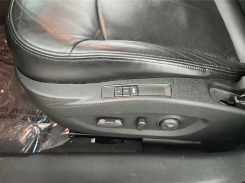 Used 2011 Buick LaCrosse CXL w/ Driver Confidence Package image 28