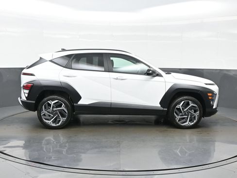 Used 2026 Hyundai Kona SEL Premium AWD/4WD image 7