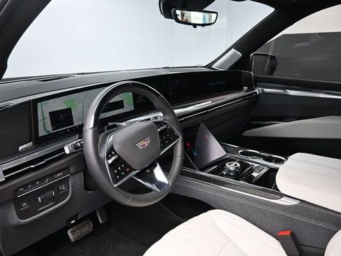 Used 2025 Cadillac Escalade V image 24