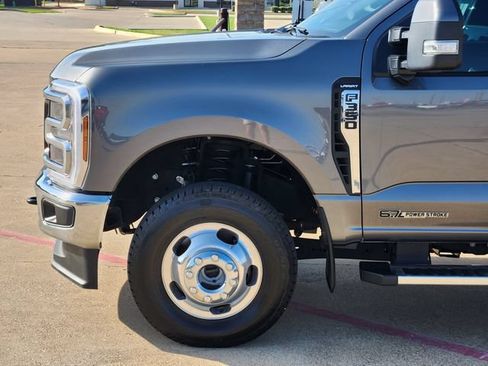 Used 2025 Ford F350 Lariat AWD/4WD image 8