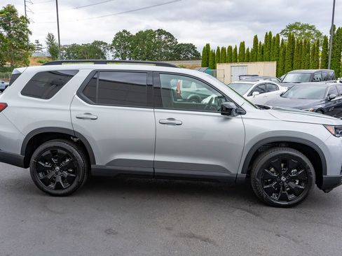 New 2026 Honda Pilot Black Edition image 5
