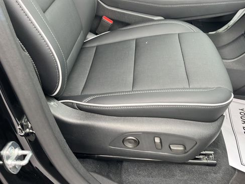 Used 2025 Buick Enclave Preferred image 32