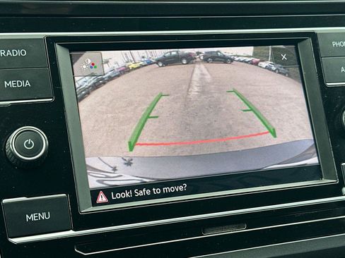 Used 2022 Volkswagen Tiguan S image 21