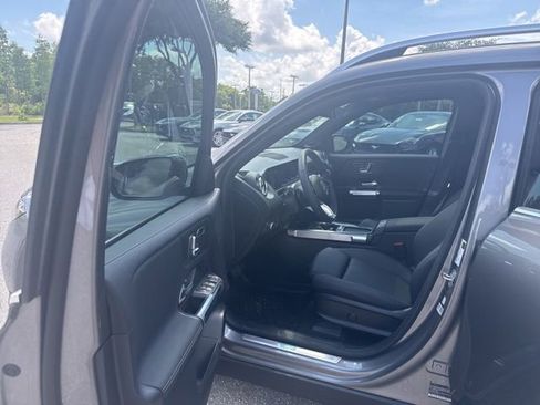 Used 2025 Mercedes-Benz EQB 300 4MATIC image 14