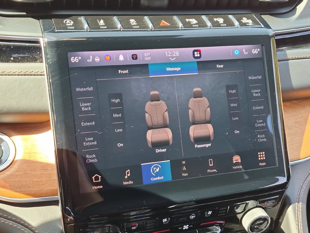 Used 2022 Jeep Grand Cherokee Summit AWD/4WD image 22