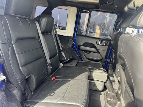 Used 2018 Jeep Wrangler Unlimited Sahara image 32