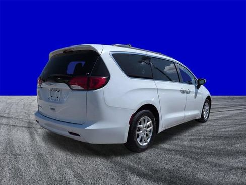 Used 2021 Chrysler Voyager Lxi FWD image 4