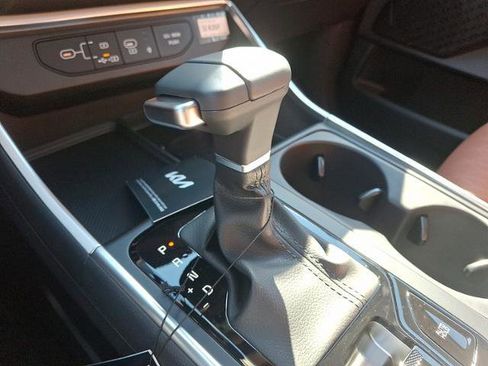 New 2026 Kia Carnival SX image 7