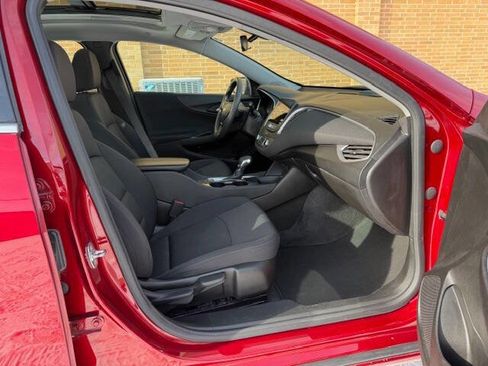 Used 2024 Chevrolet Malibu LT image 15