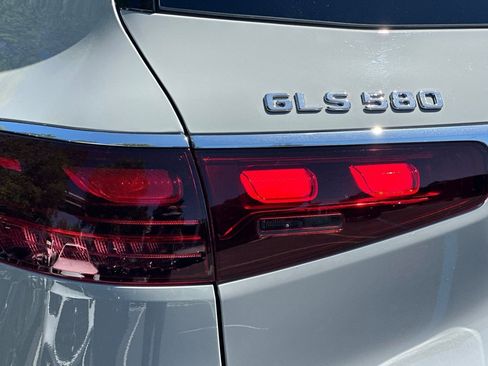 New 2026 Mercedes-Benz GLS 580 4MATIC image 13