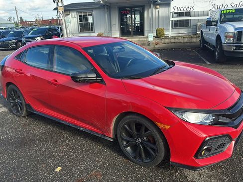 Used 2017 Honda Civic Sport image 2