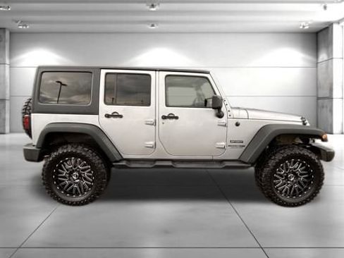 Used 2018 Jeep Wrangler Unlimited Sport S AWD/4WD image 9