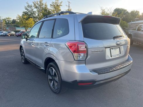 Used 2017 Subaru Forester 2.5i Premium image 5