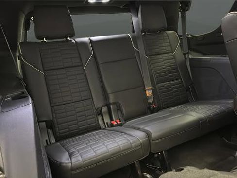 Used 2022 Cadillac Escalade Sport Platinum w/ LPO, ONYX Package AWD/4WD image 25