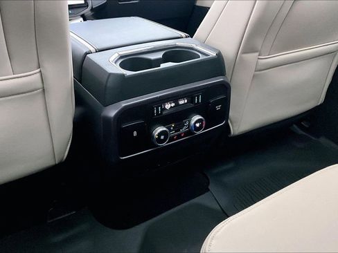 Used 2022 Ford Expedition Platinum image 31