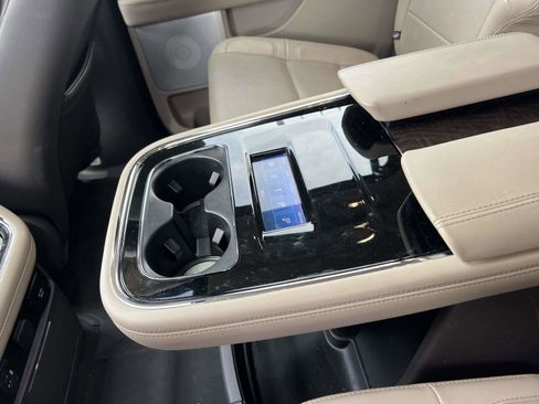 Used 2023 Lincoln Navigator L Reserve image 12