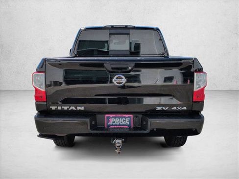 Used 2021 Nissan Titan SV w/ SV Convenience Package image 7