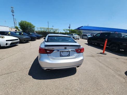 Used 2017 Nissan Maxima SR w/ Midnight Edition FWD image 17