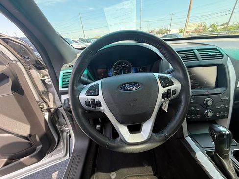 Used 2012 Ford Explorer XLT FWD image 16