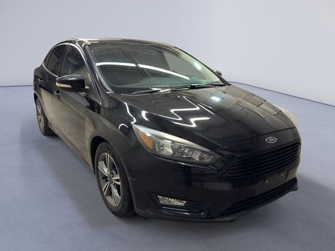 Used 2016 Ford Focus SE FWD image 1