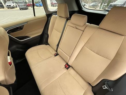 Used 2022 Toyota RAV4 LE FWD image 15