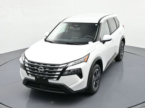 Used 2024 Nissan Rogue SV FWD image 21